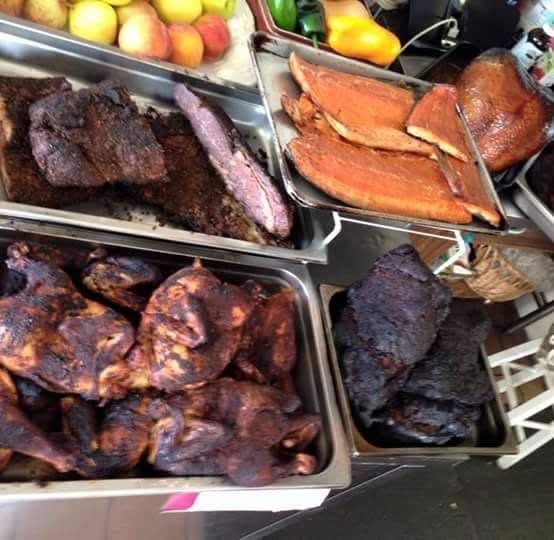 Bon Ton L'Roy's Lighthouse Smokehouse