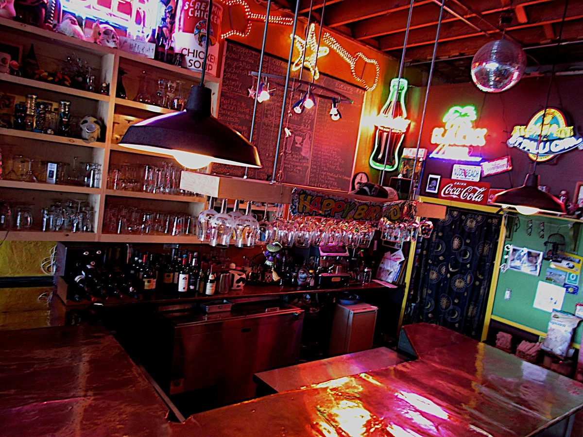 Luna Star Cafe & Gallery