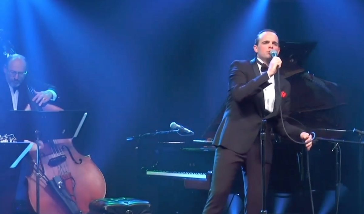 Crooners Lounge & Supper Club