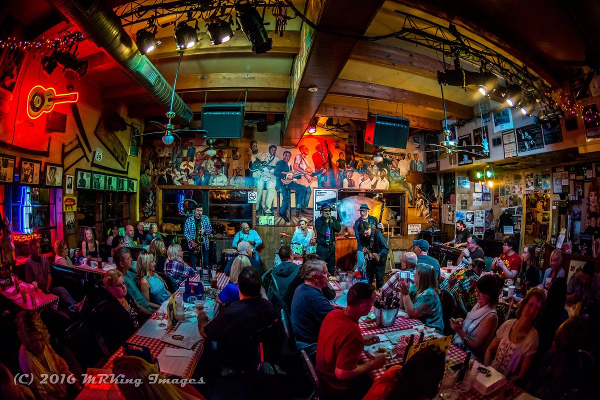 BB's Lawnside BBQ