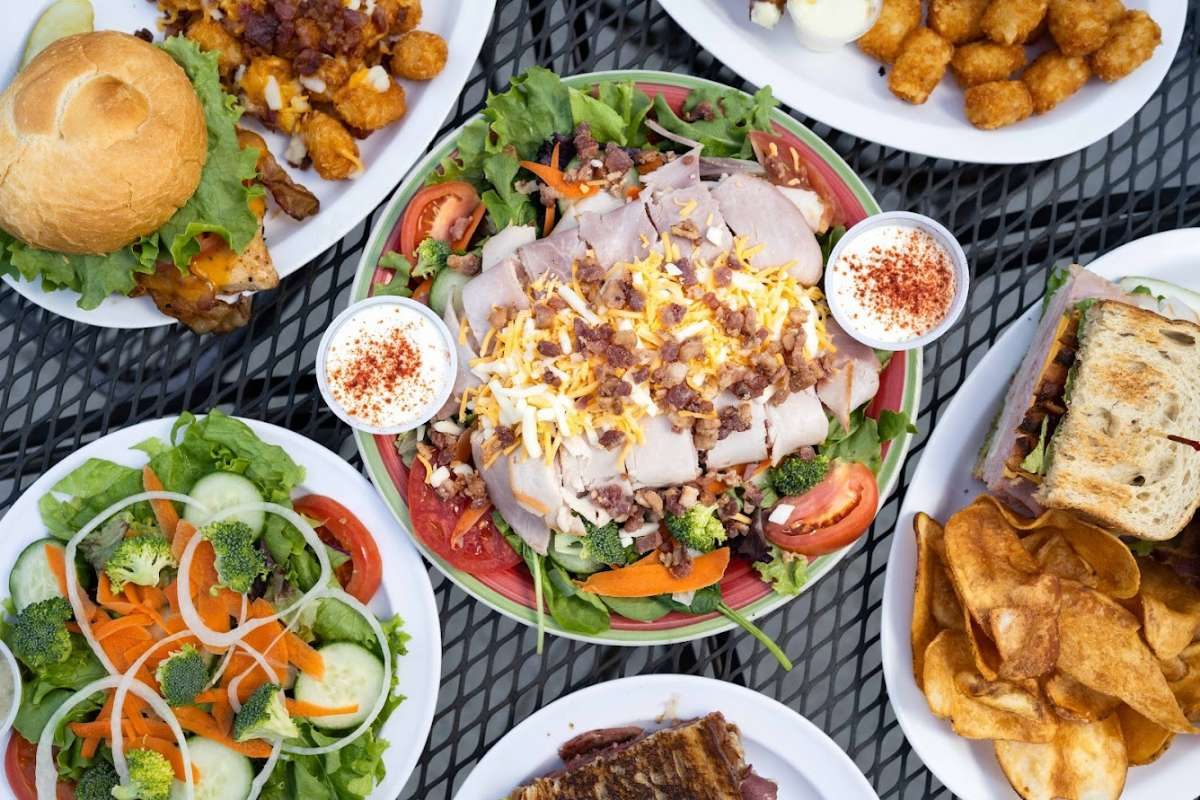 Devine's Restaurant & Sports Bar
